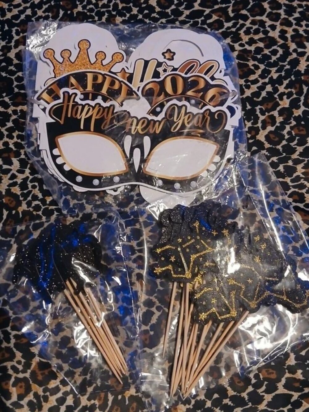 NWT New Year's Eve Masquerade Party Decor Kit 2026 Edition Black Gold